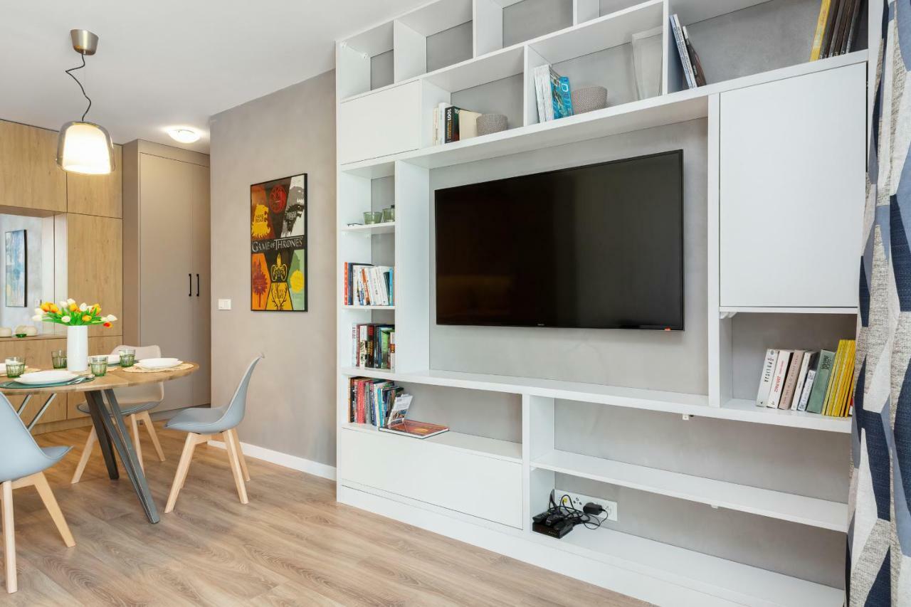 Fort Wola Apartments Warsaw By Noclegi Renters Esterno foto